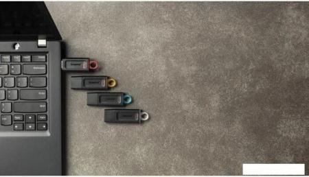 USB Flash GOODRAM UME2 64GB (белый) [UME2-0640W0R11]