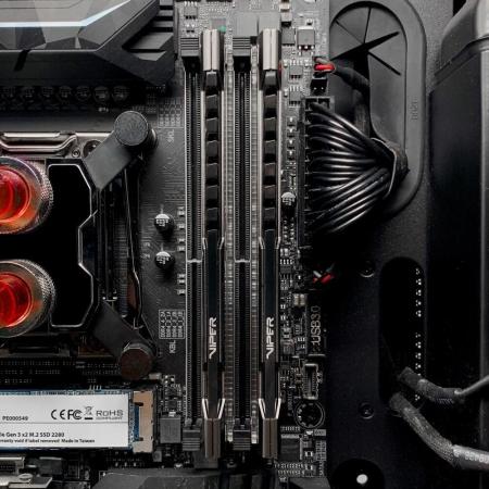 Оперативная память Patriot Viper Steel 16GB DDR4 PC4-25600 PVS416G320C6 [PVS416G320C6]