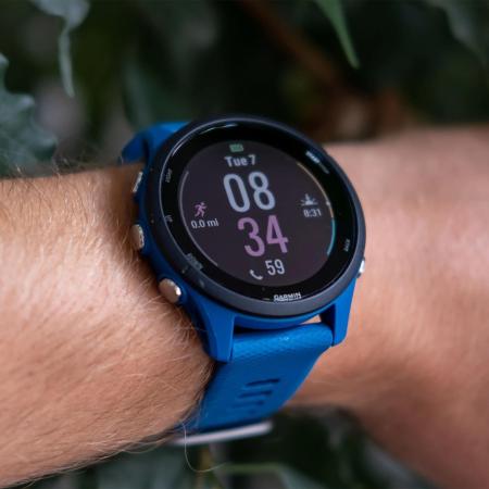 Умные часы и браслеты Garmin Forerunner 255 (темно-синий/черный) [010-02641-11]