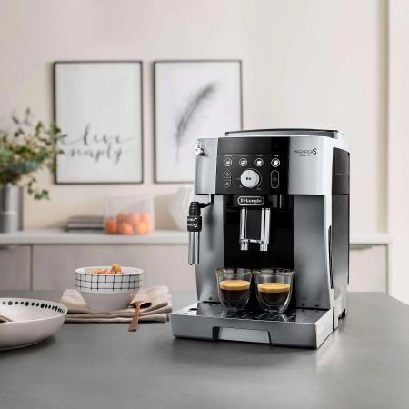 Кофеварки и кофемашины DeLonghi Magnifica S Smart ECAM 250.23 SB [ECAM 250.23 SB]