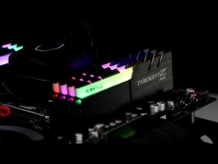Оперативная память G.Skill Trident Z RGB 2x16GB DDR4 PC4-28800 F4-3600C18D-32GTZR [F4-3600C18D-32GTZR]