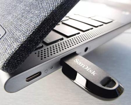 USB Flash SanDisk Ultra Curve 3.2 128GB (синий) [SDCZ550-128G-G46NB]