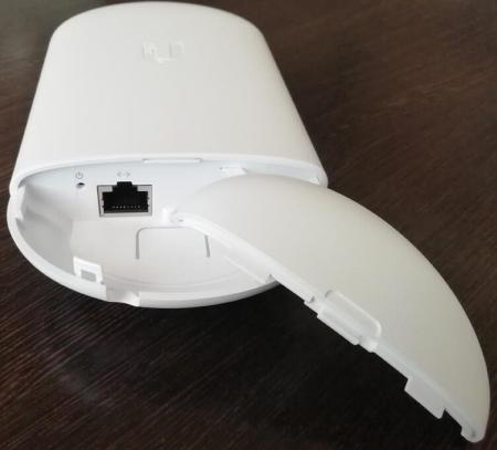 Беспроводные точки доступа и усилители Wi-Fi Ubiquiti NanoStation Loco 5AC [NS-5ACL, Loco5AC]