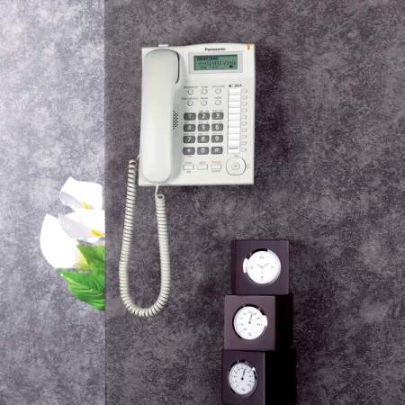 Проводные телефоны Panasonic KX-TS2388RUW (белый)