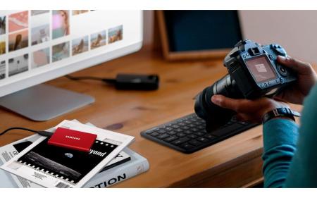 Внешние накопители Samsung T7 2TB (серый) [MU-PC2T0T/WW]