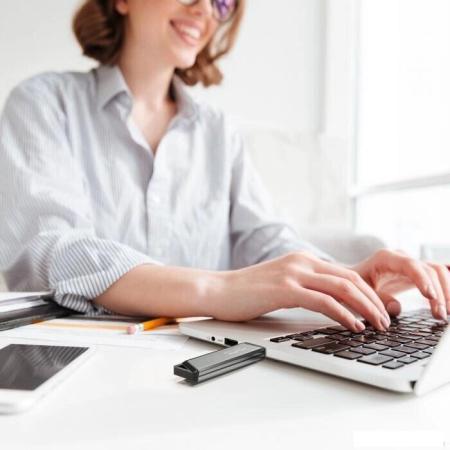 USB Flash GOODRAM UME2 64GB (белый) [UME2-0640W0R11]