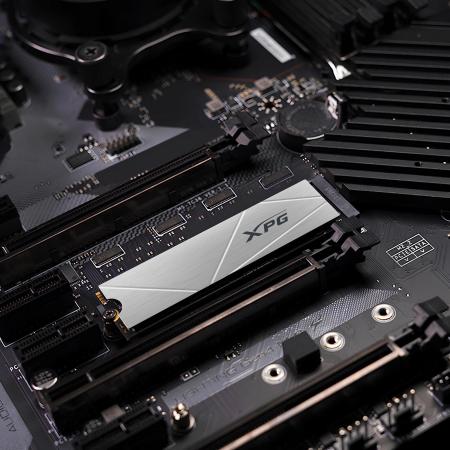 SSD ADATA XPG Gammix S60 Blade 2TB AGAMMIXS60-2T-CS [AGAMMIXS60-2T-CS]