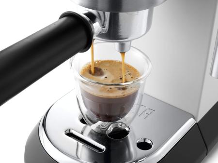 Кофеварки и кофемашины DeLonghi Dedica EC 685.W [EC 685.W]