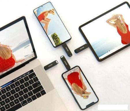 USB Flash GOODRAM UME2 64GB (белый) [UME2-0640W0R11]